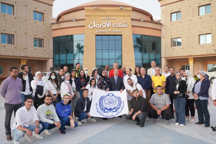 الأستاذ الدكتور إسماعيل عبد الغفار يزور مستشفي شفاء الاورمان بالأقصر
