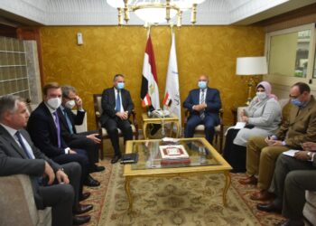 وزير النقل يستقبل سفير النمسا بالقاهرة ووفد شركة فويست اليين النمساوية