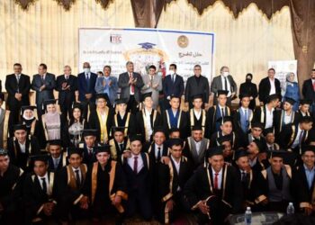 نائب محافظ الفيوم يشهد حفل تخريج دفعة جديدة من طلاب مجمع التعليم التكنولوجى المتكامل بدمو بمحافظة الفيوم