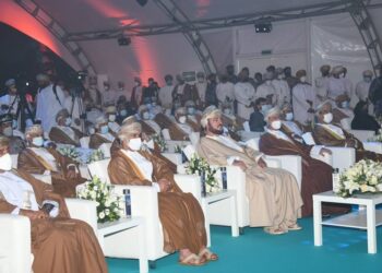 تشغيل مجمع لوى للصناعات البلاستيكية في عُمان بطاقة إنتاجية 1.4 مليون طن سنويا