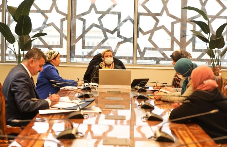 وزيرة البيئة تعقد أول اجتماع بمبني الوزارة بالعاصمة الإدارية الجديدة 1 وزيرة البيئة تعقد أول اجتماع بمبني الوزارة بالعاصمة الإدارية الجديدة