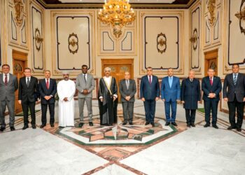 شركة عمانية تقيم مواقف ذكية في مصر