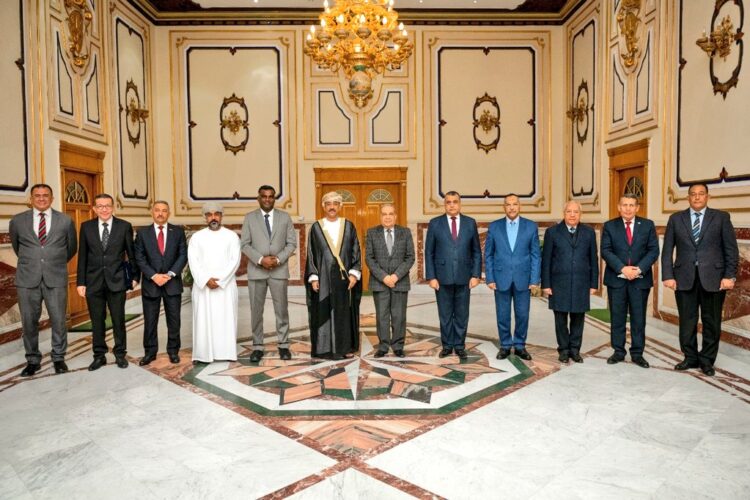 شركة عمانية تقيم مواقف ذكية في مصر