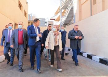 وزيرة البيئة تتفقد وحدة معالجة مياه الصرف الصناعي بشركة “دومتى” للصناعات الغذائية