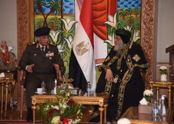 الفريق أول محمد زكى القائد العام للقوات المسلحة يهنئ البابا تواضروس الثانى بمناسبة عيد الميلاد المجيد