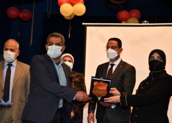 محافظ الفيوم يشهد المباراة النهائية لمسابقة بنك المعلومات الثقافية لطلاب المدارس الثانوية