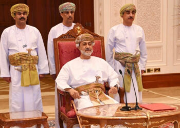 السلطان هيثم بن طارق يعتمد إستراتيجية التنمية المتوازنة في جميع المحافظات