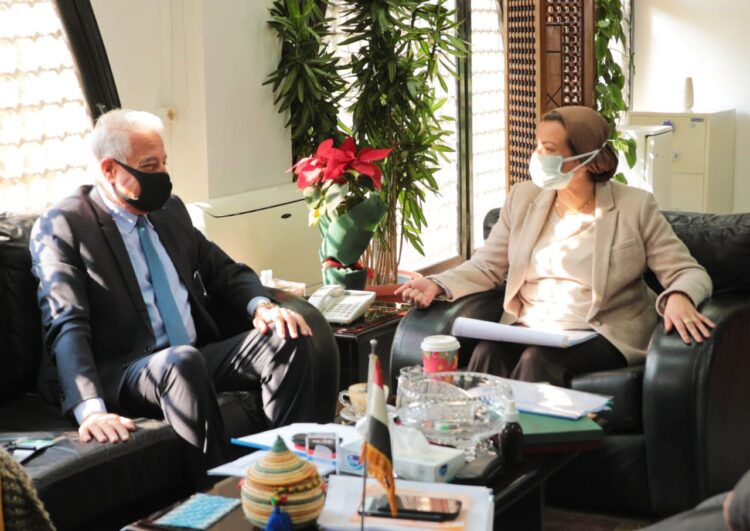 وزيرة البيئة ومحافظ جنوب سيناء يجتمعان لمناقشة استعدادات مصر لإستضافة مؤتمر الأطراف للتغيرات المناخية cop27