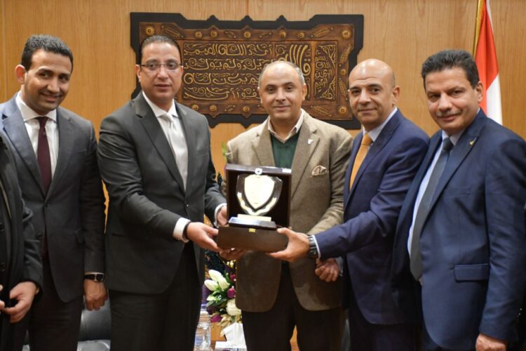 محافظ الفيوم يستقبل وفد الإتحاد المصري للتايكوندو 1 محافظ الفيوم يستقبل وفد الإتحاد المصري للتايكوندو