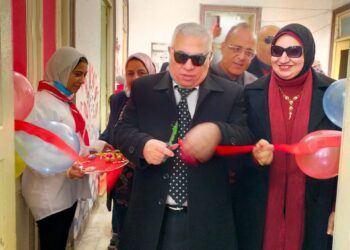 تحت رعاية محافظ الإسكندرية .. الدكتور محمد سعد مدير مديرية التربية والتعليم يفتتح أول مكتبة إلكترونية للمكفوفين وضعاف الإبصار على مستوى الجمهورية