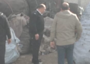 في إطار الحد من ظاهرة النباشين .. محافظة الاسكندرية بالتعاون مع شرطة البيئة والمسطحات المائية تداهم وكر للنباشين بأبيس العاشرة وتحرر 12 محضر