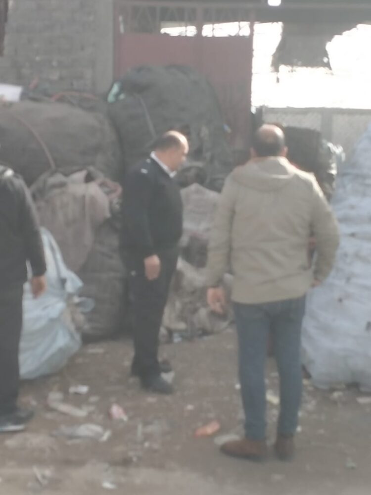 في إطار الحد من ظاهرة النباشين .. محافظة الاسكندرية بالتعاون مع شرطة البيئة والمسطحات المائية تداهم وكر للنباشين بأبيس العاشرة وتحرر 12 محضر 1 في إطار الحد من ظاهرة النباشين .. محافظة الاسكندرية بالتعاون مع شرطة البيئة والمسطحات المائية تداهم وكر للنباشين بأبيس العاشرة وتحرر 12 محضر