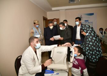 محافظ الغربية يتفقد القافلة الطبية “نور حياة” بطنطا