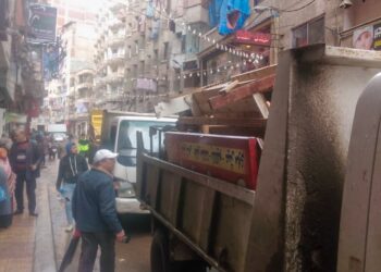 محافظ الإسكندرية يشدد على رؤساء الأحياء لتكثيف الحملات المكبرة لتطبيق الاجراءات الإحترازية بأحياء الثغر