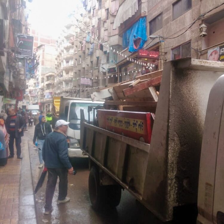 محافظ الإسكندرية يشدد على رؤساء الأحياء لتكثيف الحملات المكبرة لتطبيق الاجراءات الإحترازية بأحياء الثغر 1 محافظ الإسكندرية يشدد على رؤساء الأحياء لتكثيف الحملات المكبرة لتطبيق الاجراءات الإحترازية بأحياء الثغر