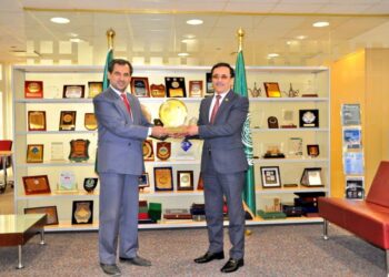 سلطنة عُمان تتسلم جائزة التميز الحكومي العربي عن أفضل مشروع في الدول العربية