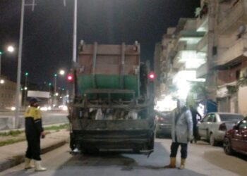 محافظ الإسكندرية يكلف رؤساء الأحياء بتكثيف حملات النظافة وتطهير صناديق القمامة بأحياء الإسكندرية