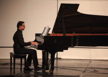 حفل ريستال بيانو للفنان أمير عوض بأوبرا الأسكندرية