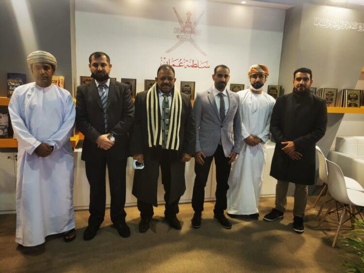 "البوسعيدي" يتفقد الجناح العماني المشارك في معرض القاهرة الدولي للكتاب 1 “البوسعيدي” يتفقد الجناح العماني المشارك في معرض القاهرة الدولي للكتاب