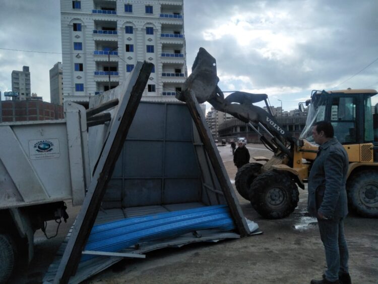 استمرار الحملات المكبرة لإزالة التعديات علي أراضي أملاك الدولة وإيقاف أعمال البناء المخالف بأحياء الثغر محافظ الاسكندرية يشدد علي شن حملات دورية ومفاجئة للتصدي لكافة صور التعديات علي أملاك الدولة