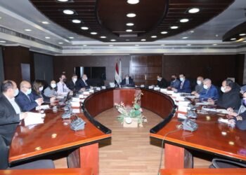 وزير النقل يبحث مع وفد البنك الدولي تدعيم التعاون في مجالات النقل المختلفة وخاصة في مجال السكك الحديدية والنقل الأخضر المستدام 3 وزير النقل يبحث مع وفد البنك الدولي تدعيم التعاون في مجالات النقل المختلفة وخاصة في مجال السكك الحديدية والنقل الأخضر المستدام