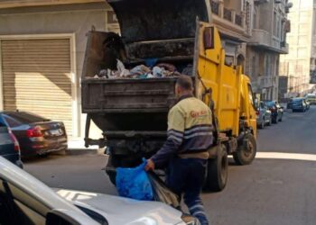 محافظ الاسكندرية يكلف رؤساء الأحياء بتكثيف حملات النظافة وتطهير صناديق القمامة بنطاق جميع الأحياء