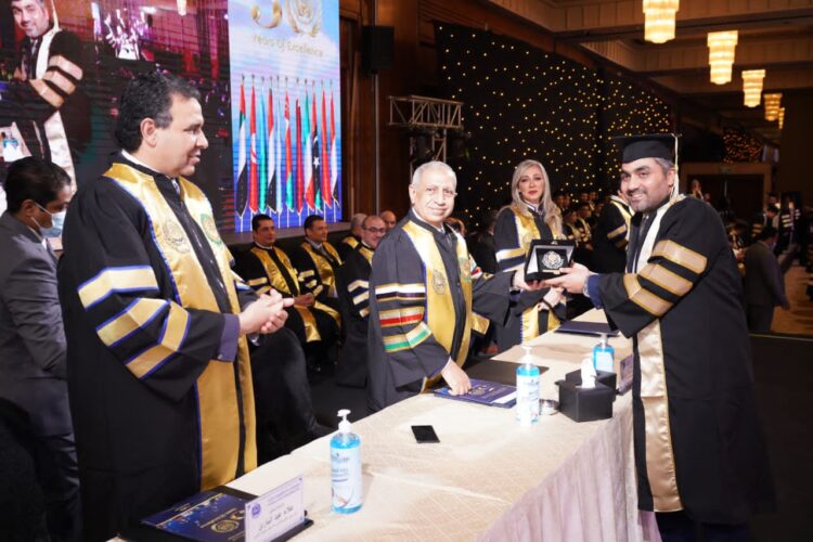 الأكاديمية العربية تحتفل بتخريج دفعة جديدة من كلية الدراسات العليا بالإدارة فرع القاهرة