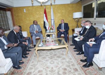 وزير النقل المصري يلتقي نظيره الأردني لبحث التعاون المشترك في مجال السكك الحديدية والنقل البحري