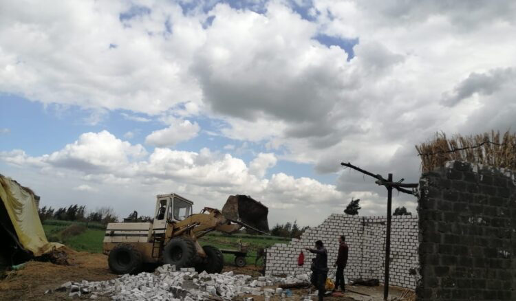 استمرار الحملات المكبرة لإزالة التعديات على أراضي أملاك الدولة وإيقاف أعمال البناء المخالف بأحياء الثغر 1 استمرار الحملات المكبرة لإزالة التعديات على أراضي أملاك الدولة وإيقاف أعمال البناء المخالف بأحياء الثغر