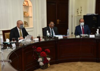 وزيرا التخطيط والإسكان يناقشان الخطة الاستثمارية لوزارة الإسكان للعام المالى 2022/2023