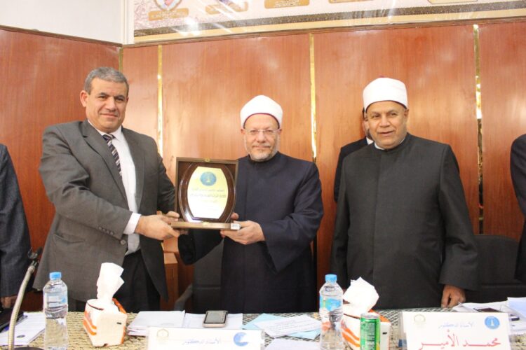 مفتي الجمهورية في كلمته بالمؤتمر العلمي الدولي الثالث الذي تنظمه كلية اللغة العربية بإيتاي البارود: 1 مفتي الجمهورية في كلمته بالمؤتمر العلمي الدولي الثالث الذي تنظمه كلية اللغة العربية بإيتاي البارود: