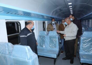 وزير النقل يتفقد ورش كوم أبو راضي بمحافظة بني سويف المتخصصة في إجراء العمرات المختلفة لكافة عربات الركاب