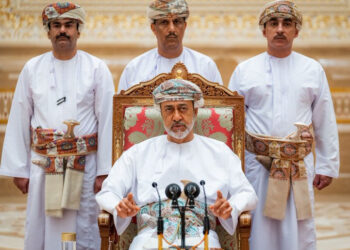 السلطان هيثم بن طارق يلتقي بشيوخ مسقط وجنوب الباطنة ومسندم