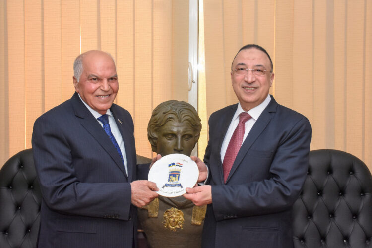 محافظ الأسكندرية يفتتح فعاليات إحتفالية عيد الأم المقامة بالتنسيق مع المجتمع المدني 1 محافظ الأسكندرية يفتتح فعاليات إحتفالية عيد الأم المقامة بالتنسيق مع المجتمع المدني