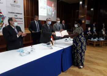 8556 متدرب إفريقي من خلال قطاع الكهرباء والطاقة المتجددة المصرى‎‎