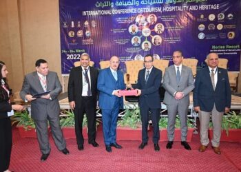 محافظ الفيوم ورئيس الجامعة يفتتحان المؤتمر الدولي للسياحة والضيافة والتراث