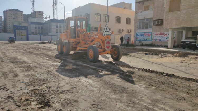 محافظ الإسكندرية يوجه مديرية الطرق بسرعة العمل على إعادة الشيء لأصله ورصف الطرق