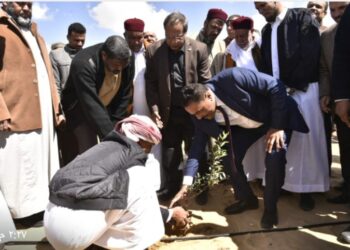 محافظ مطروح يسلم ٧٠ فدانا لشباب واحة سيوة بالتعاون مع مشروع برايد.