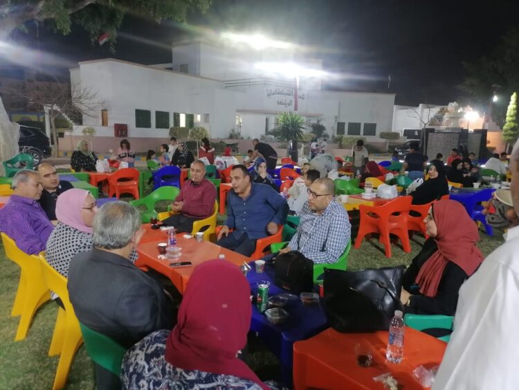 إفطار الأيتام بالشركه الماليه بكفرالزيات يمثل نهجا رائعا فى الصناعه المصريه . 1 إفطار الأيتام بالشركه الماليه بكفرالزيات يمثل نهجا رائعا فى الصناعه المصريه .