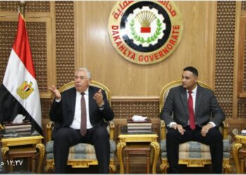 القصير في لقاء مع مديري الإدارات بالدقهلية