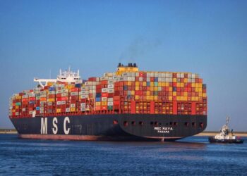 الصناعات التحويلية والخدمات اللوجستية.. روافد معززة لتنويع الاقتصاد العُماني