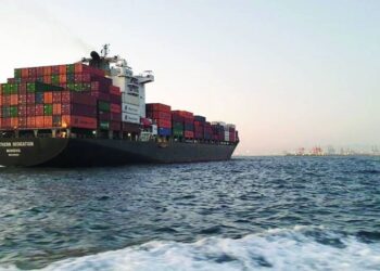 عمان تحتفل بتوقيع وثيقة التصديق على اتفاقية العمل البحري