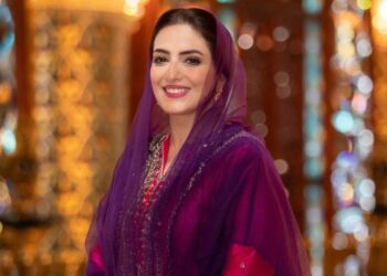 حرم سلطان عُمان تقدِّم دعم مادي لمبادرة "فك كربة"