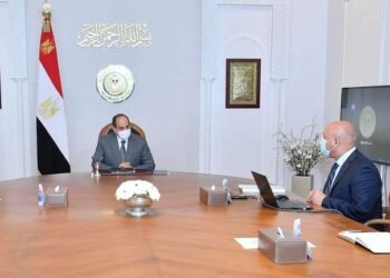 السيسي يتابع مشروعات الملاحة النهرية بين مصر والسودان