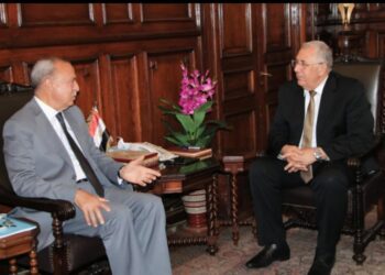 القصير ومحافظ القليوبية في مناقشات لتطوير الريف المصري