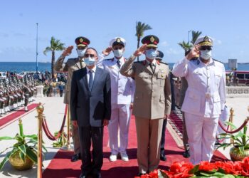 الشريف يشارك في احتفال الذكرى ال 40 لعيد تحرير سيناء