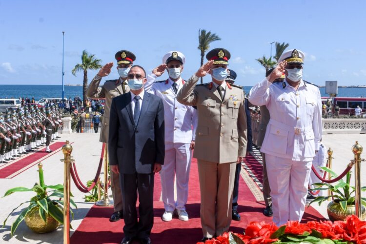 الشريف يشارك في احتفال الذكرى ال 40 لعيد تحرير سيناء 1 الشريف يشارك في احتفال الذكرى ال 40 لعيد تحرير سيناء