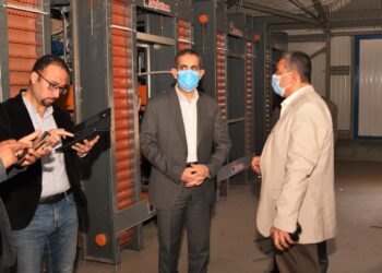 محافظ الغربية يتفقد مشروع محطة إنتاج البيض