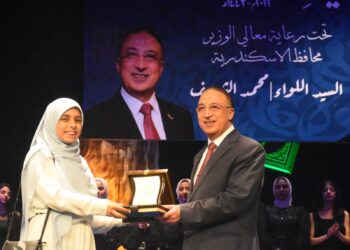 الشريف يكرم حفظة القرآن ضمن فعاليات احتفالية الإسكندرية بليلة القدر