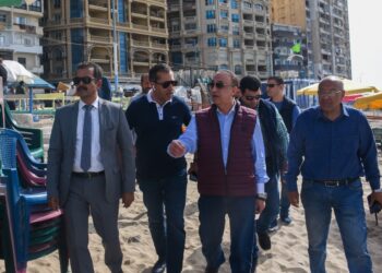 الشريف: استعدادات مكثفة لأحكام الرقابة ومنع التجاوزات بالشواطئ